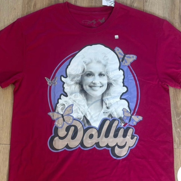 Dollywood Tops - Dolly Parton Pink T-shirt